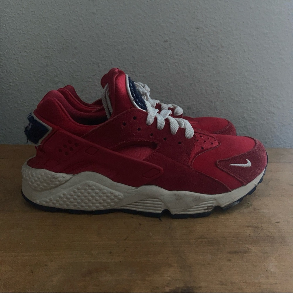 Nike Air Huarache Red Premium Varsity Jacket Sneakers Shoes Mens Sz 6 - Picture 7 of 10